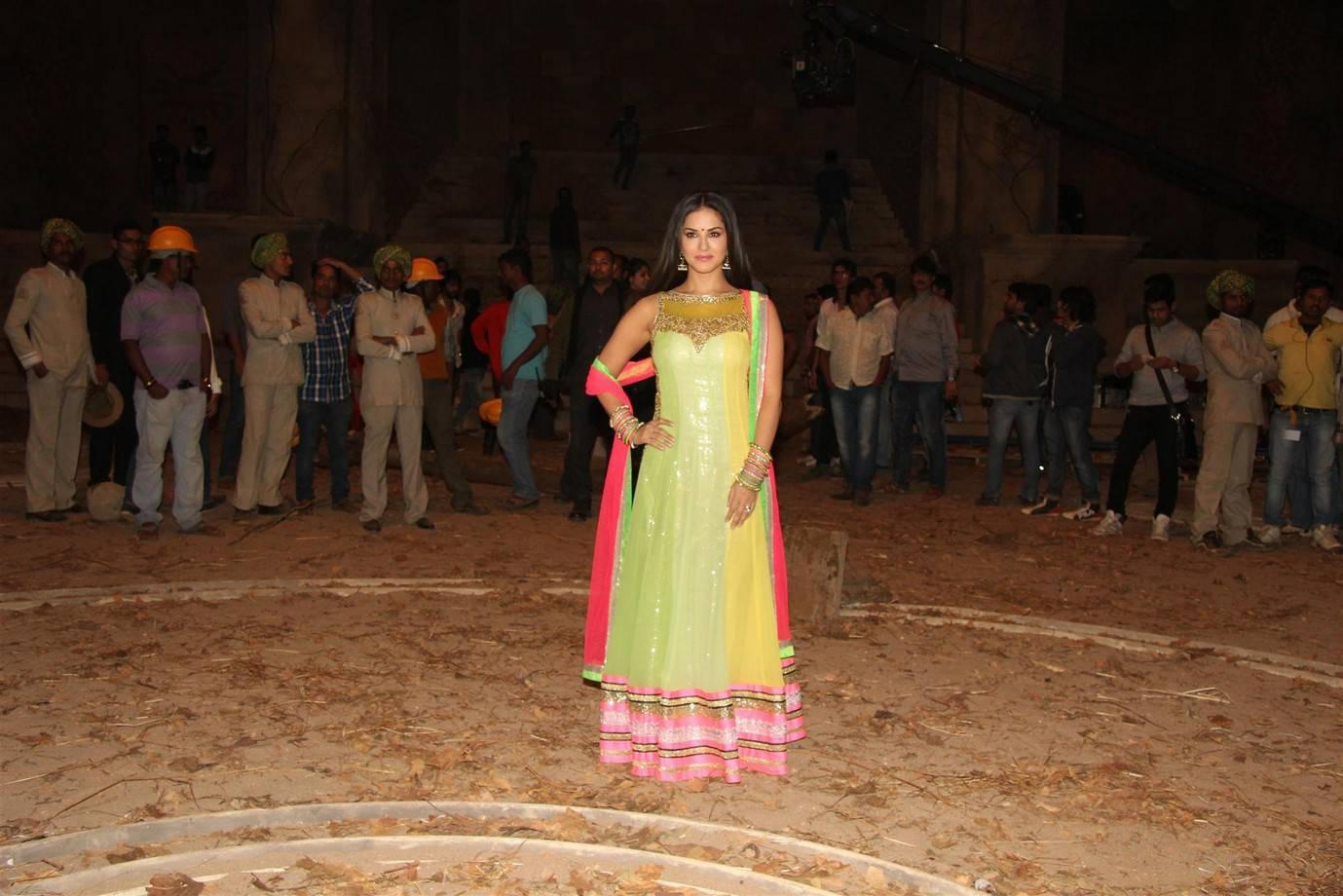 Sunny Leone At Leela Movie On Location