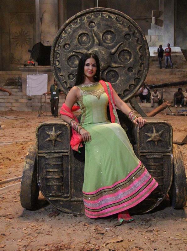 Sunny Leone New Movie Stills