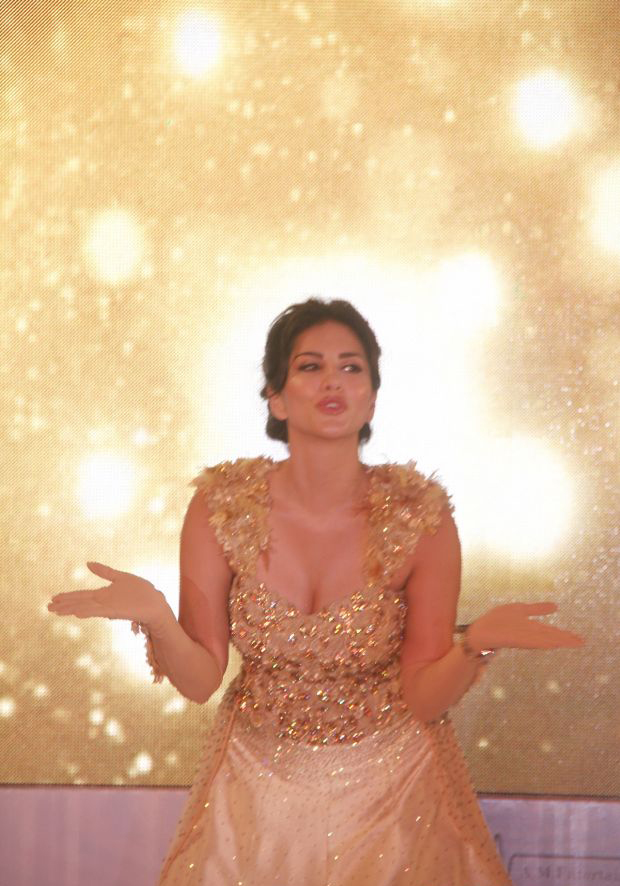 Sunny Leone Ramp Walk Stills