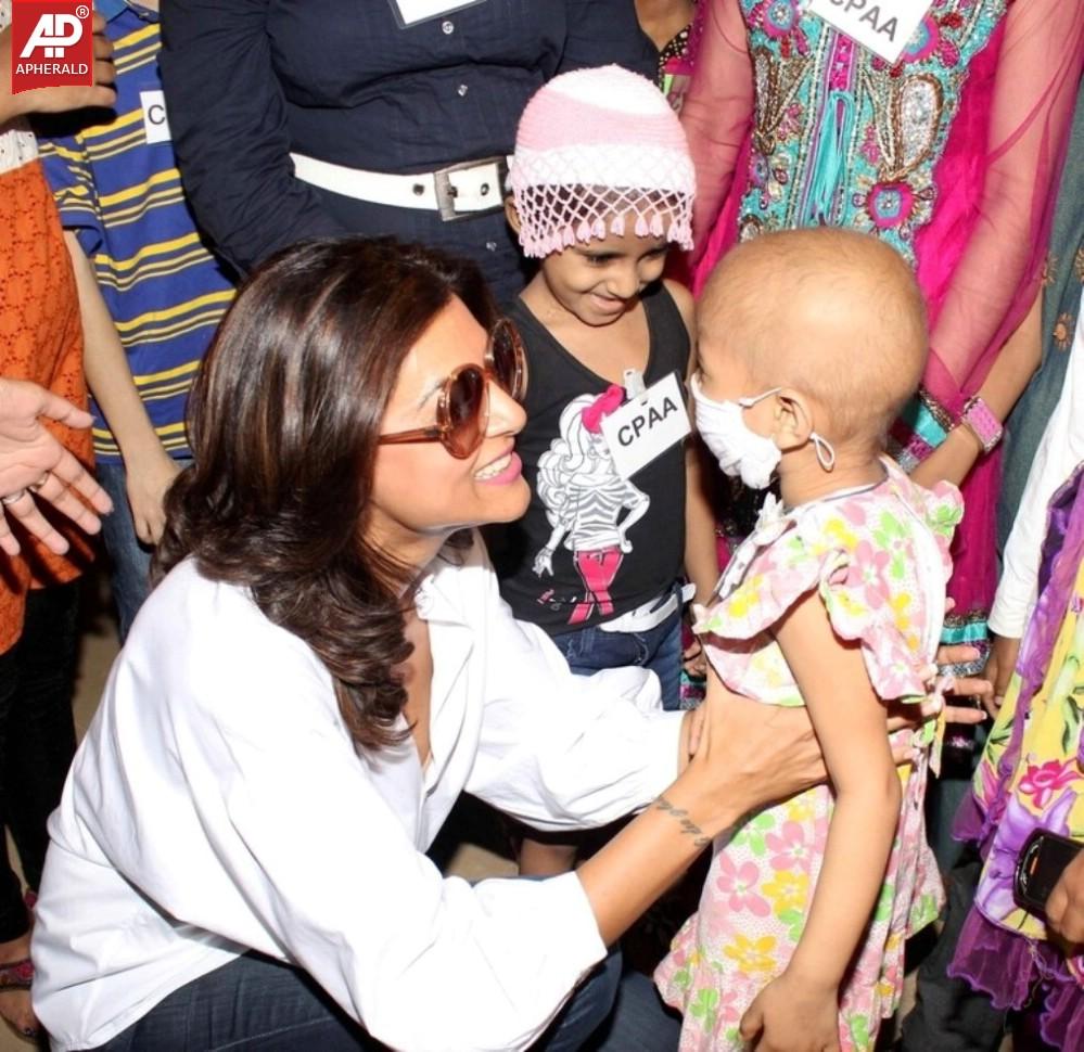 Sushmita Sen Celebrates Miss Universe Win With Cancer Affected Kids