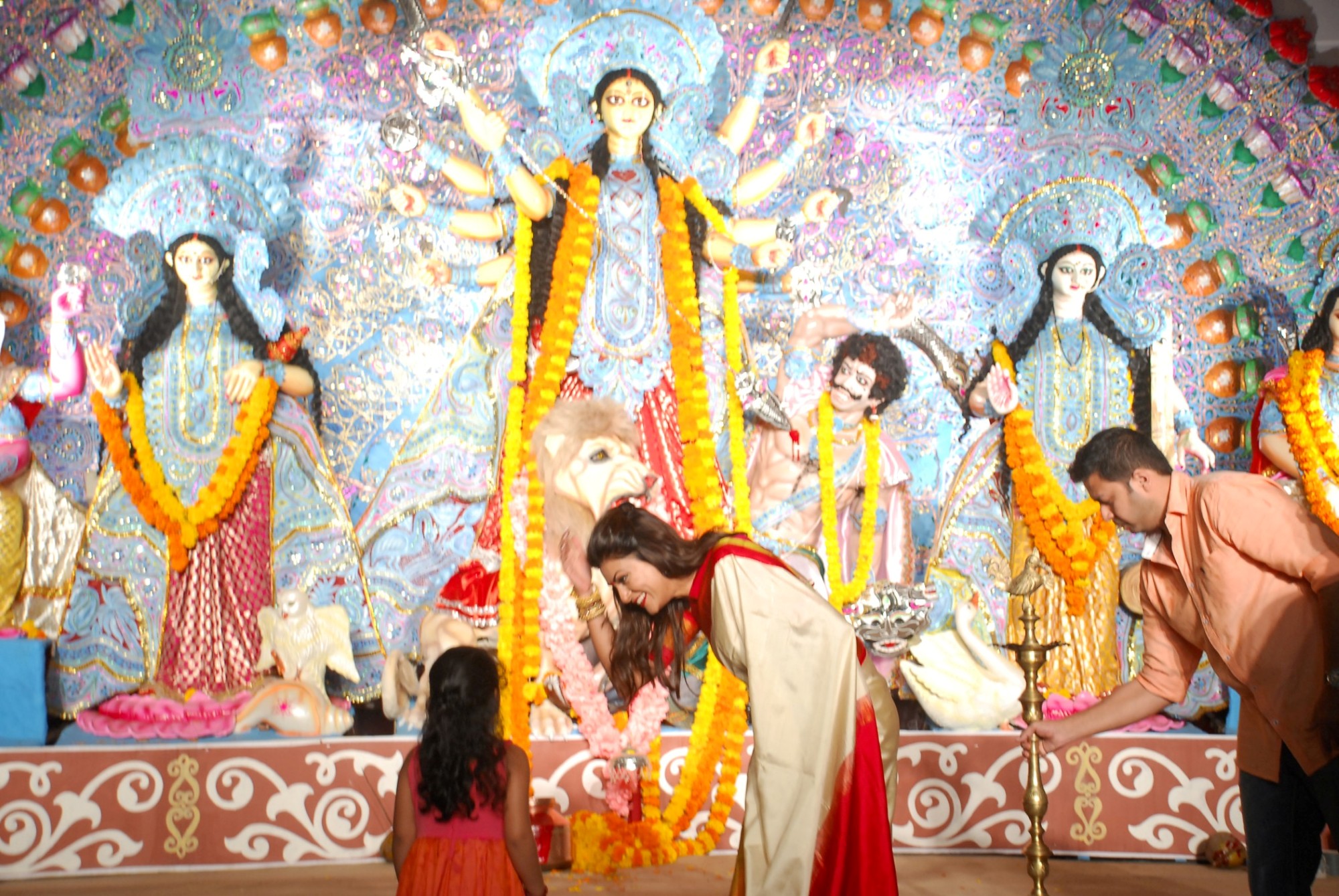Sushmita Sen visits North Bombay Sarbojanin Durga Puja Pandal