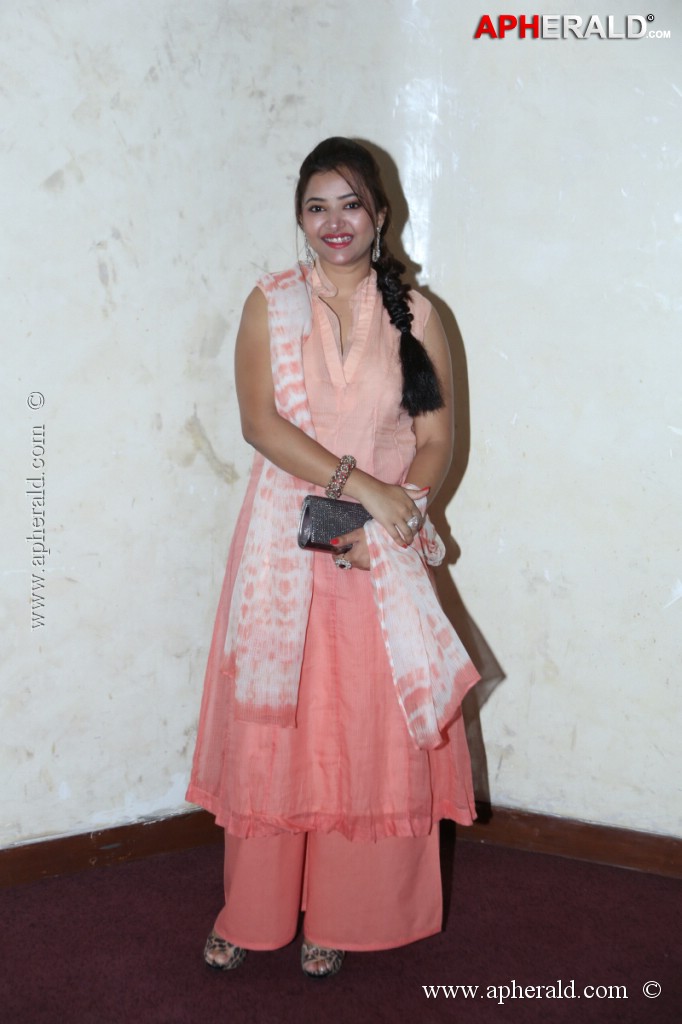 Swetha Basu Prasad Latest Pics