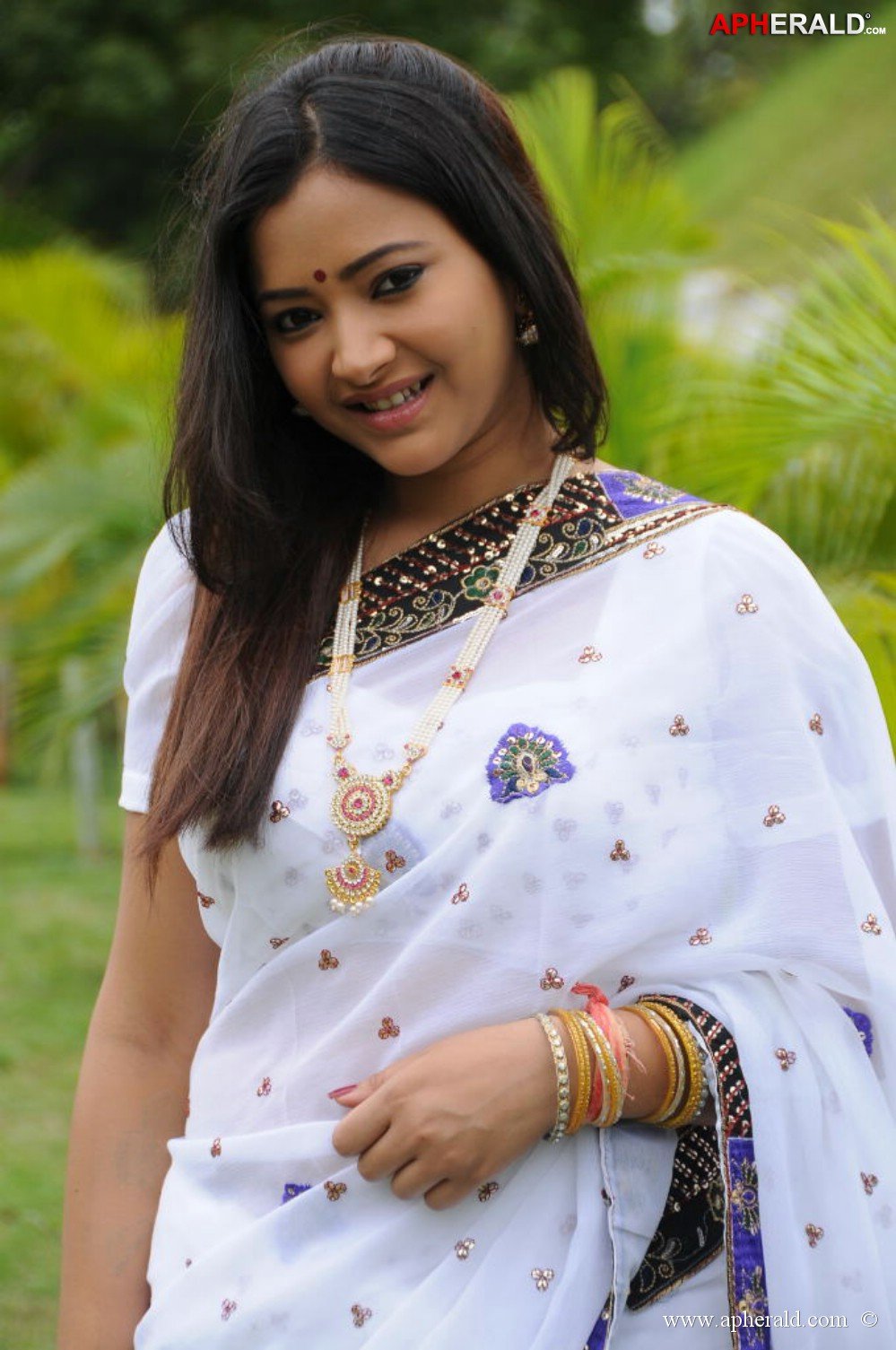 Swetha Basu Prasad Saree Stills