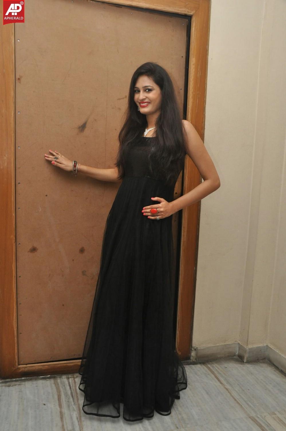 Swetha Jadav New Pics