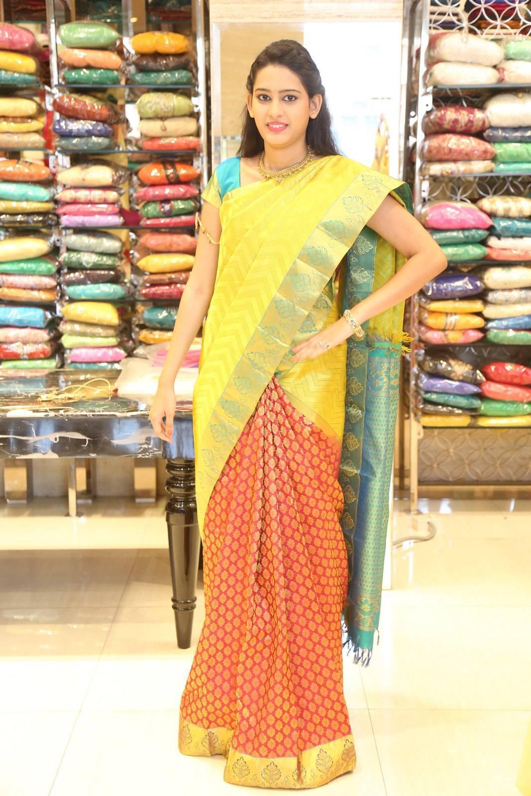 Swetha Jadhav Saree Photos At CMR Designer Bridal Collection