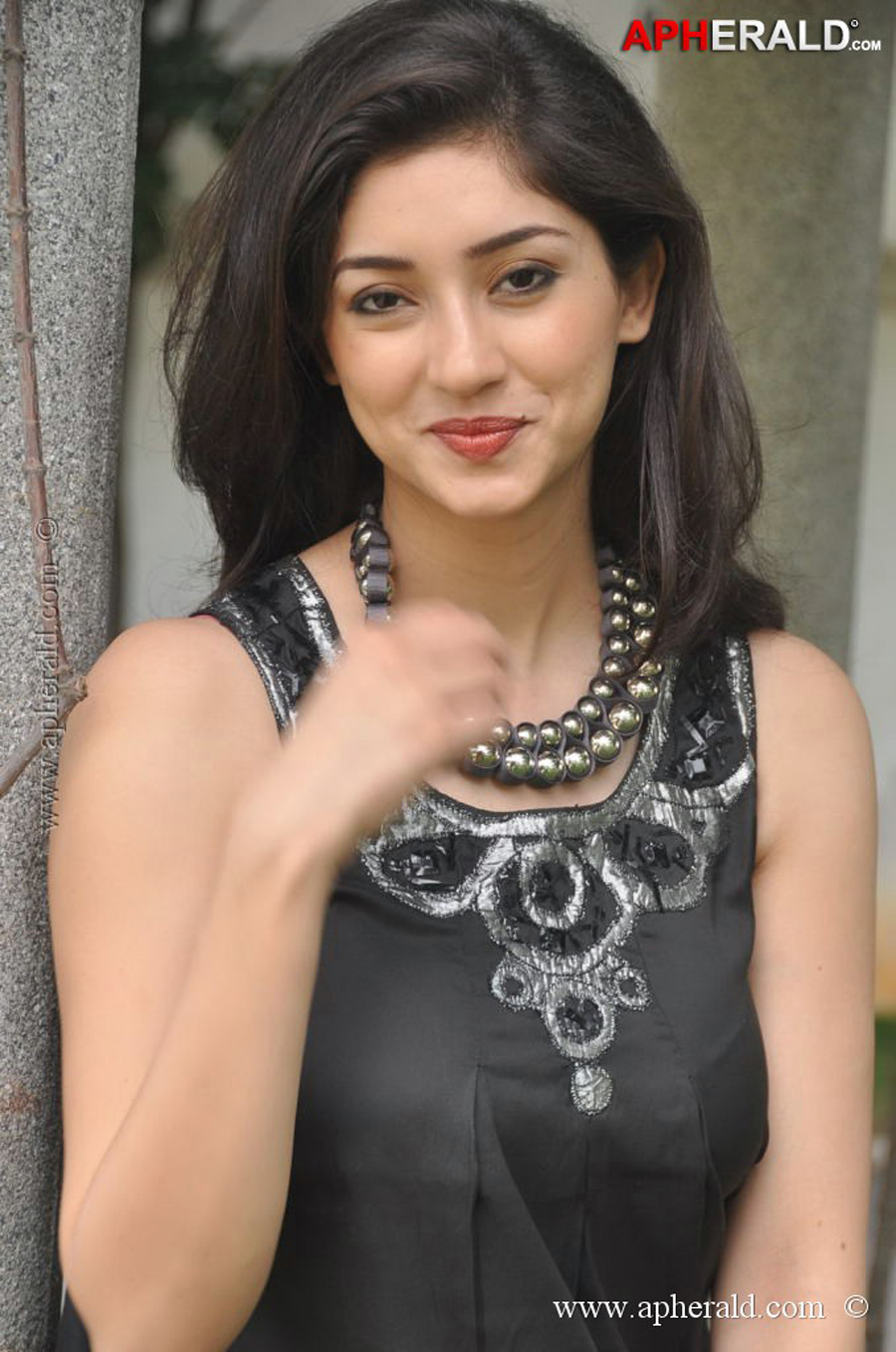 Tanvi Vyas Spicy Pics