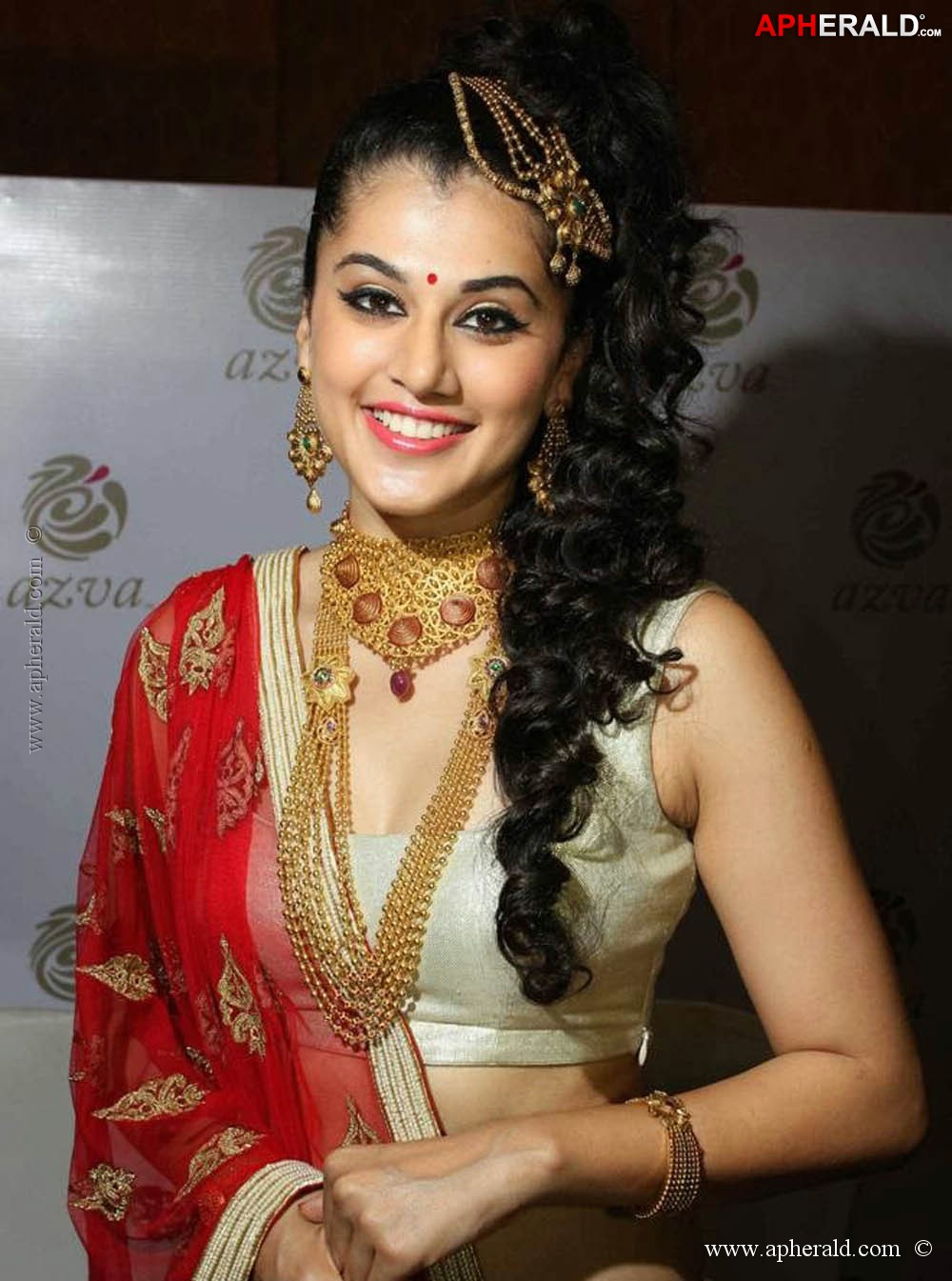 Tapsee Pannu Photos