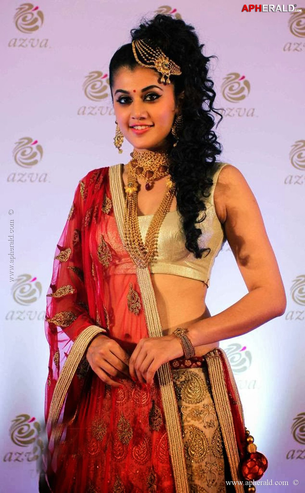 Tapsee Pannu Photos