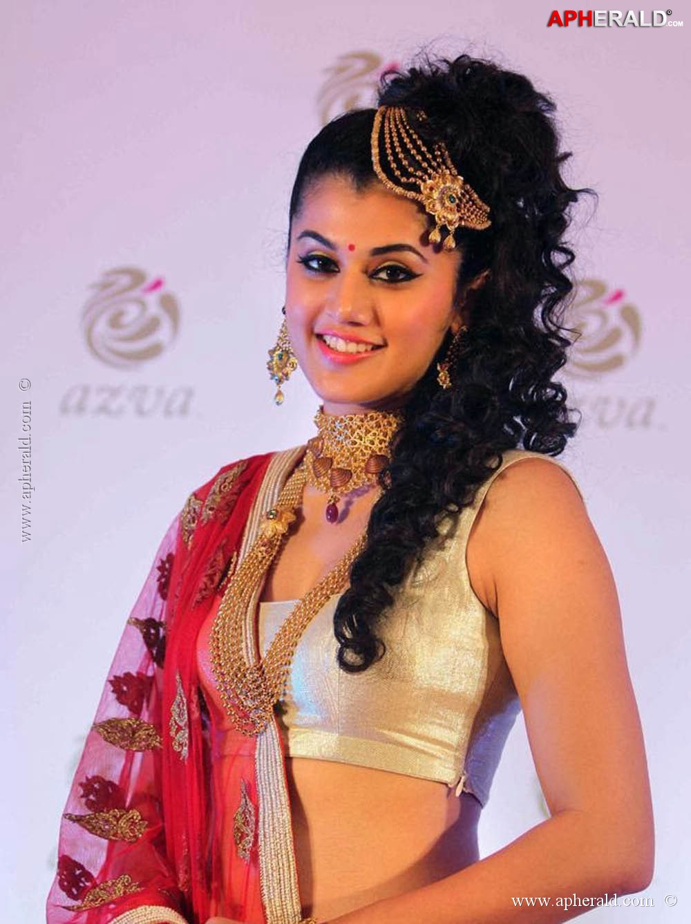 Tapsee Pannu Photos