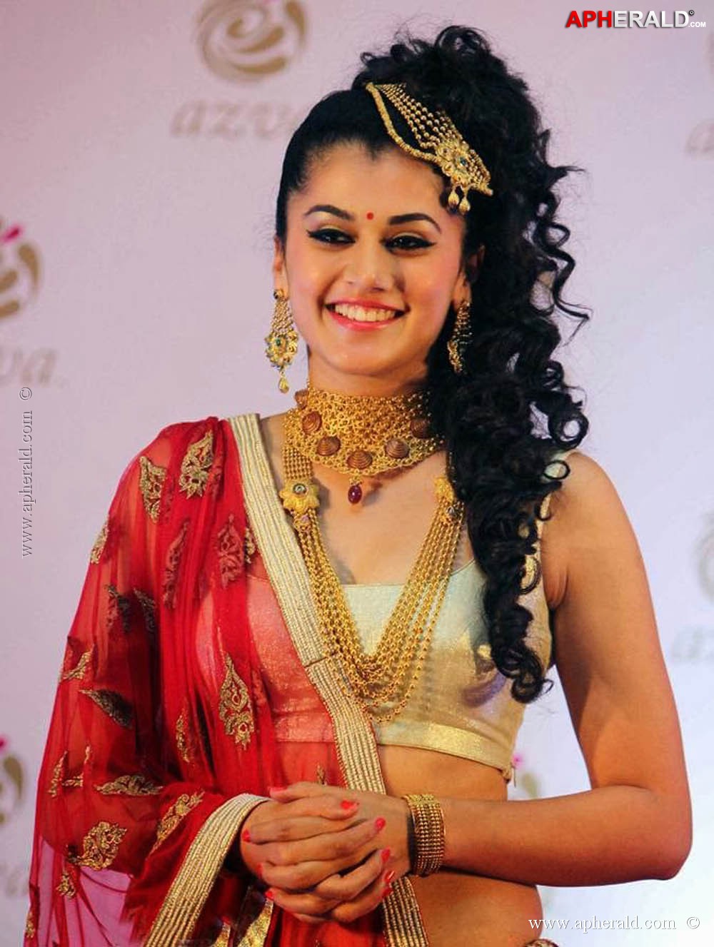 Tapsee Pannu Photos