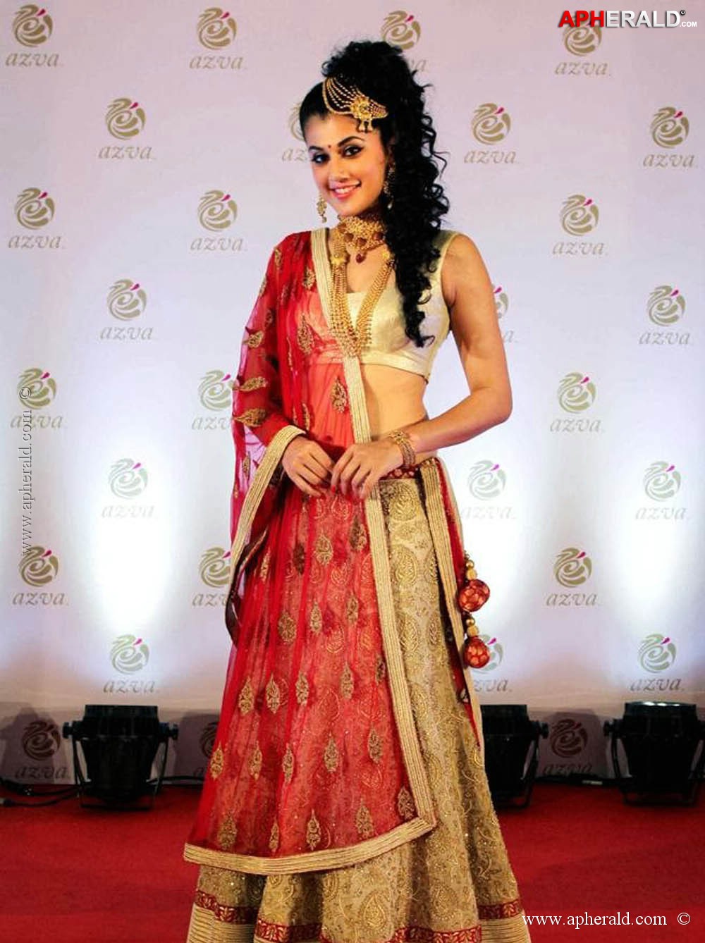 Tapsee Pannu Photos