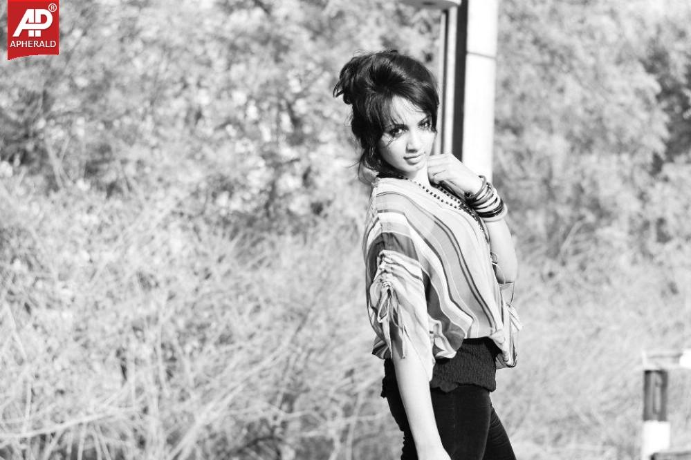Tejaswi Madivada Photo Gallery
