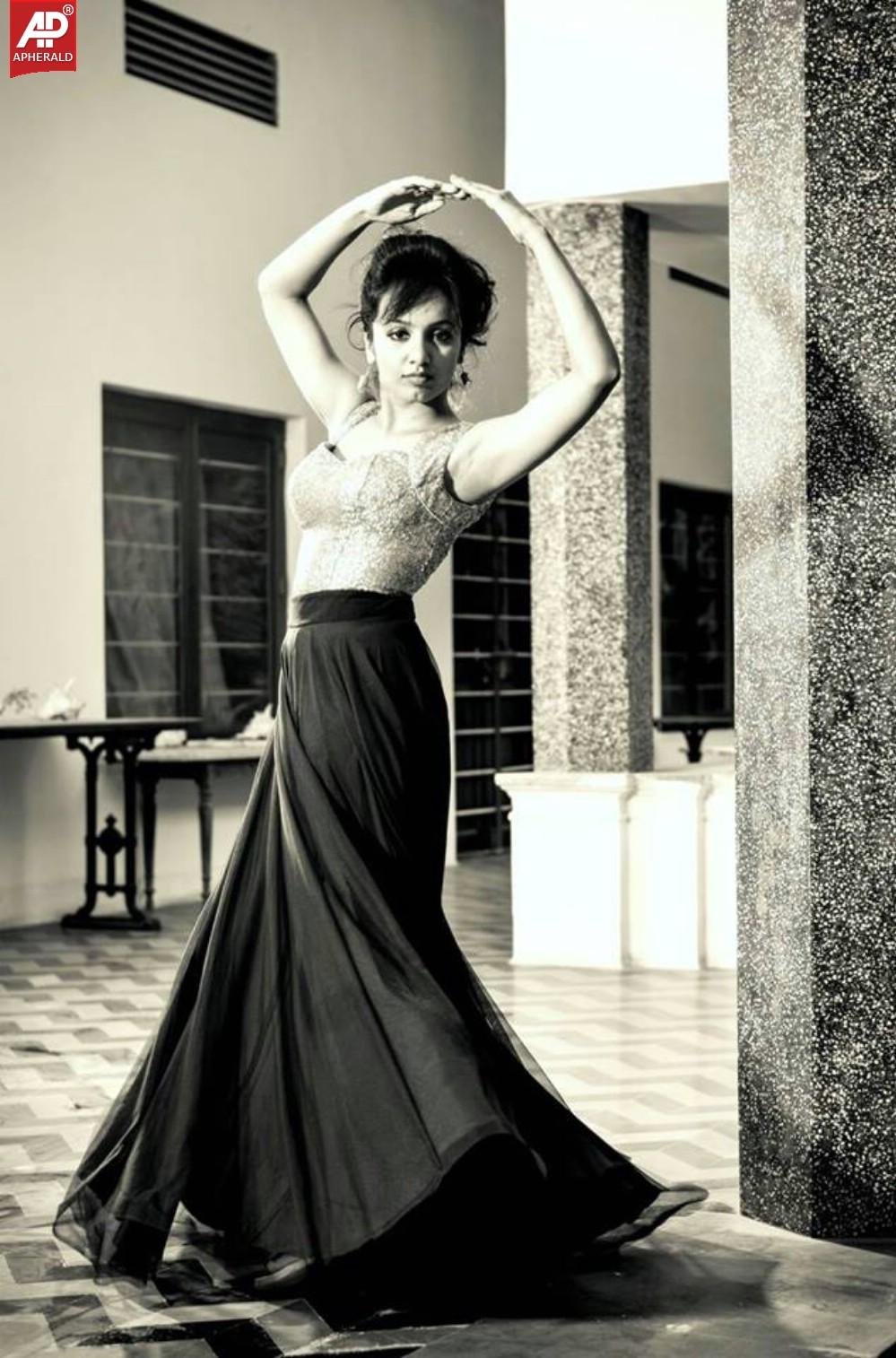 Tejaswi Madivada Photo Gallery