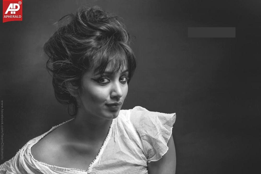 Tejaswi Madivada Photo Gallery