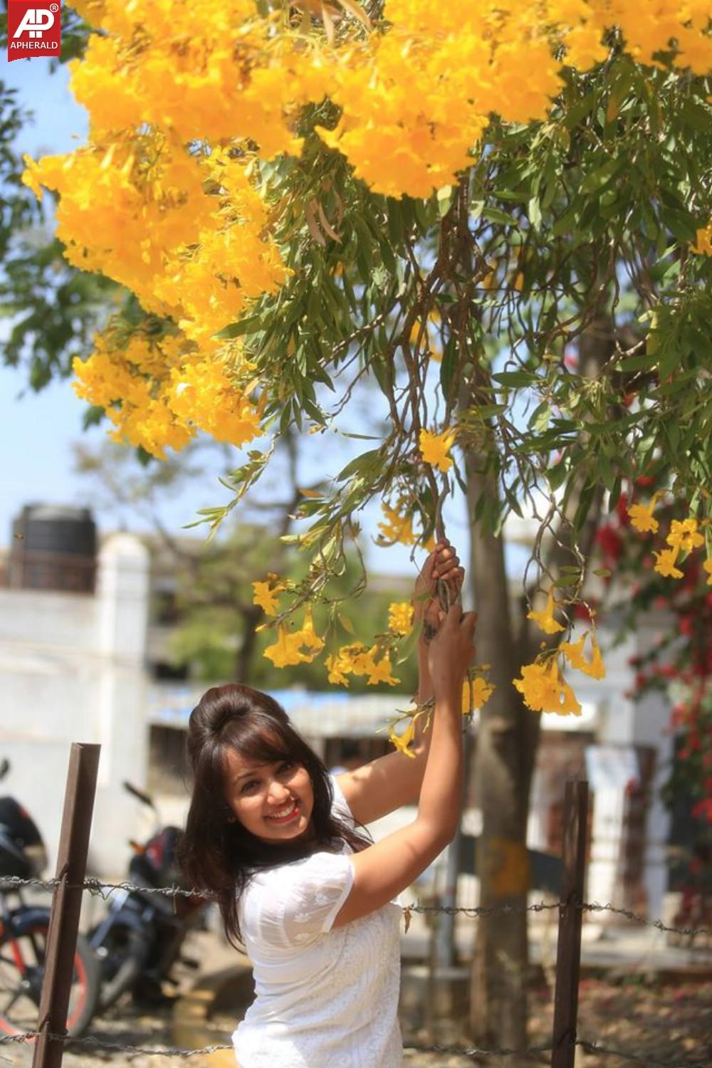 Tejaswi Madivada Photo Gallery