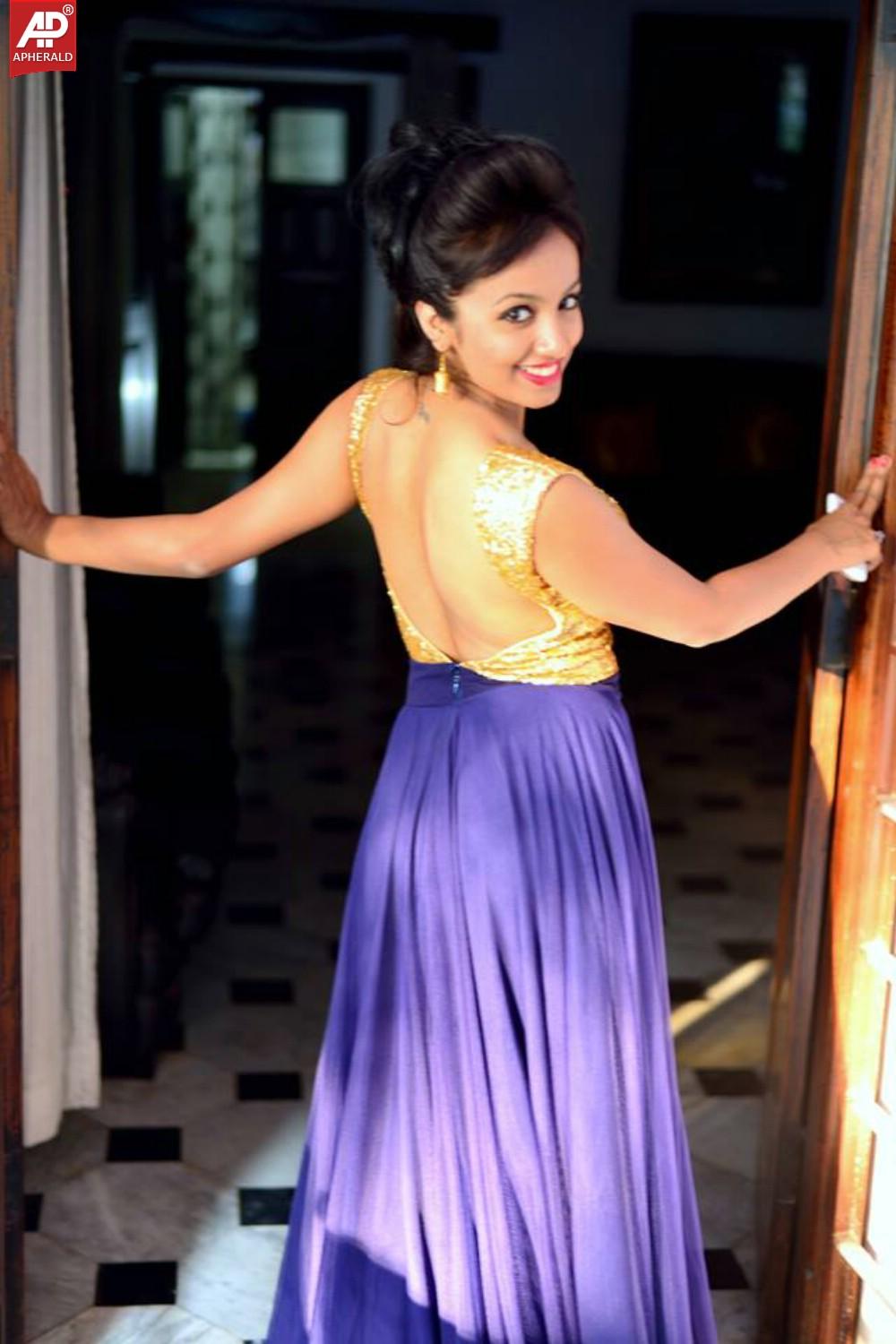 Tejaswi Madivada Photo Gallery