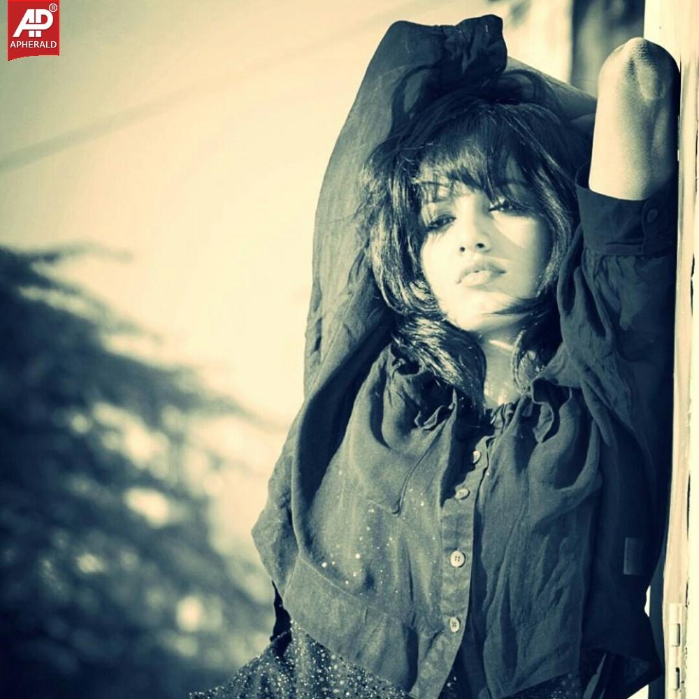 Tejaswi Madivada Photo Gallery