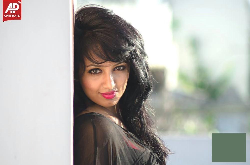 Tejaswi Madivada Photo Gallery