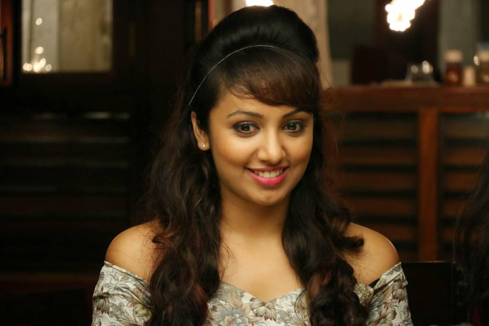Tejaswi Stills From Natpathigaram Movie