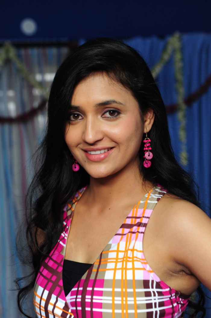 Telugu Actress Sarayu Photo Pics