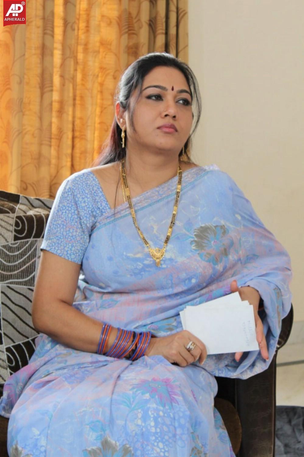 Telugu Artist Hema Aunty Images
