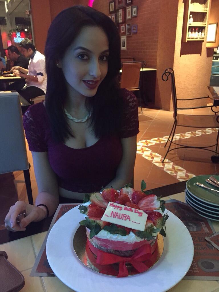 Temper Item Girl Nora Fatehi Exclusive Pics