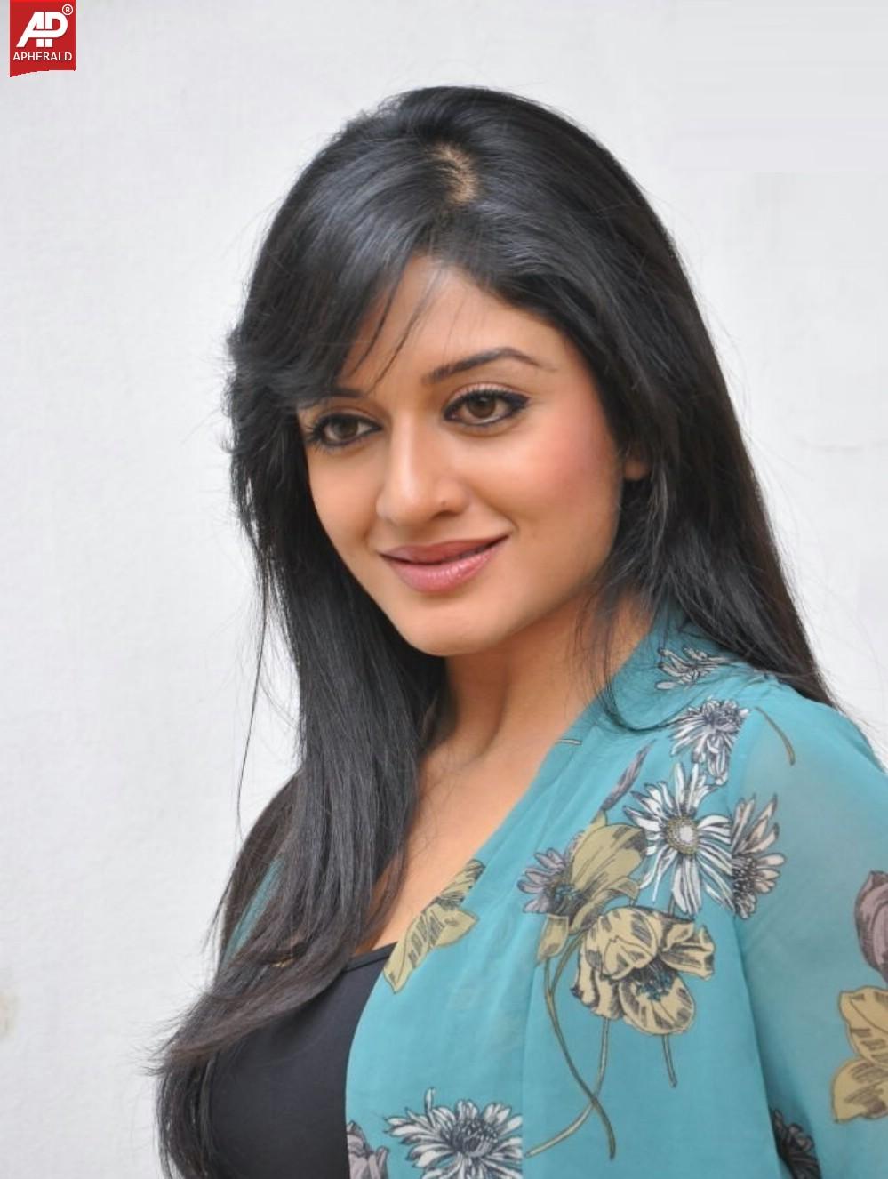 Vimala Raman Latest Stills