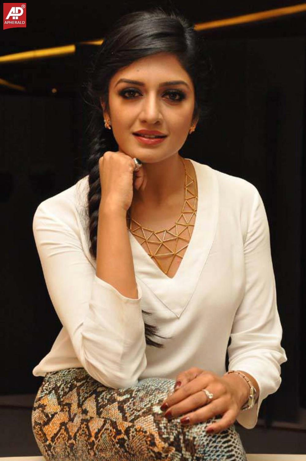 Vimalaraman Beautiful Photos