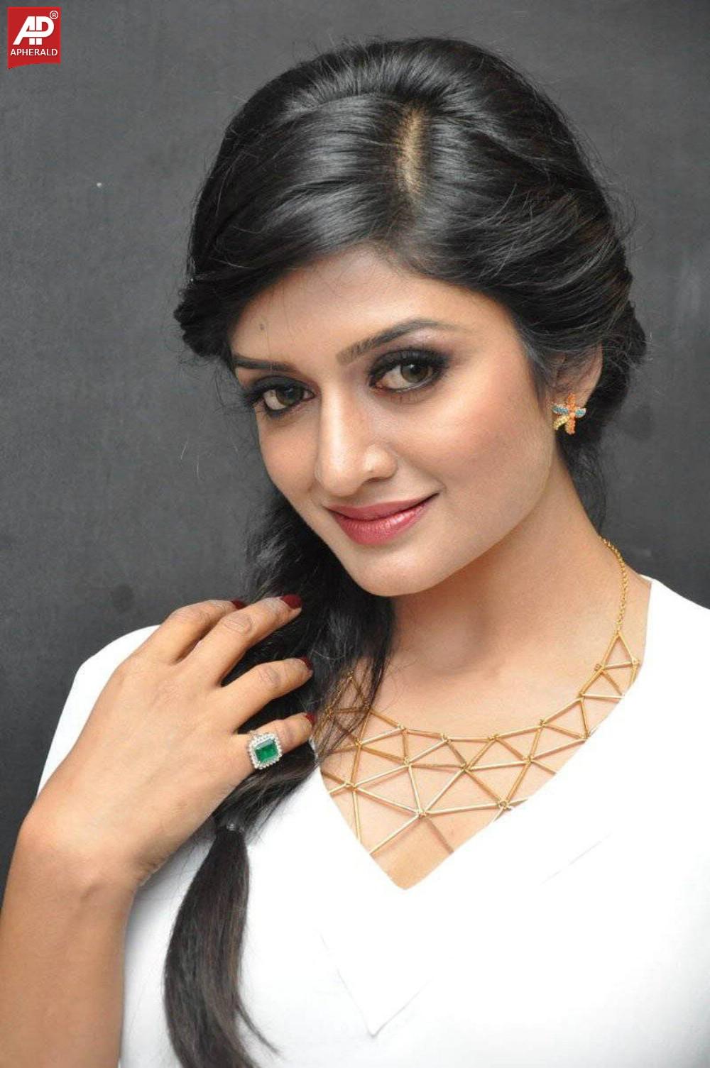 Vimalaraman Beautiful Photos