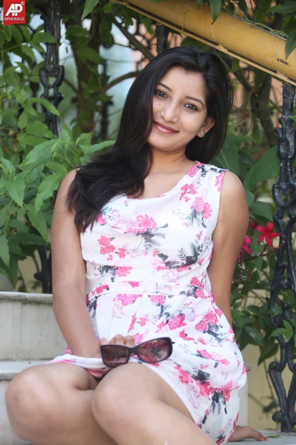 Vinni Latest Spicy Stills