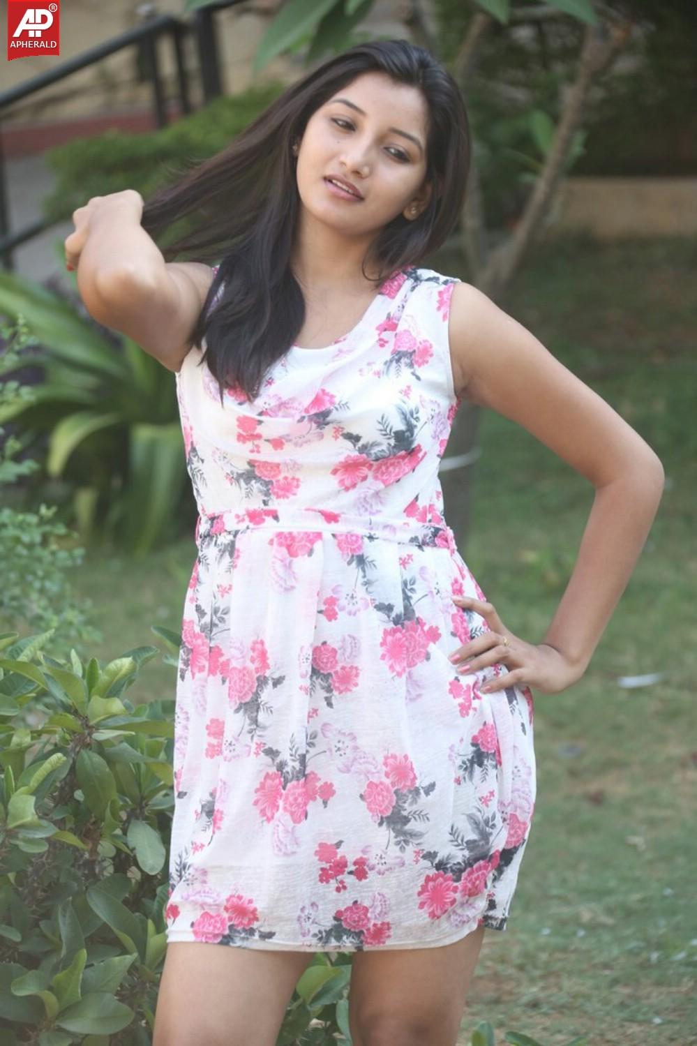 Vinni Latest Spicy Stills