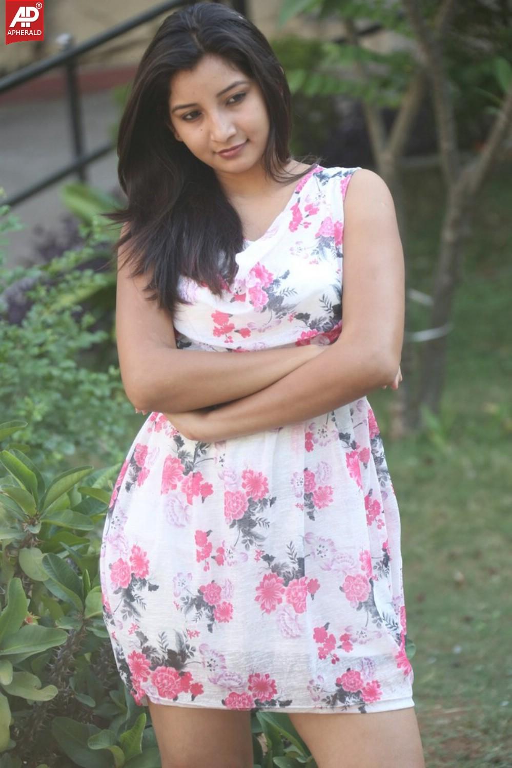 Vinni Latest Spicy Stills
