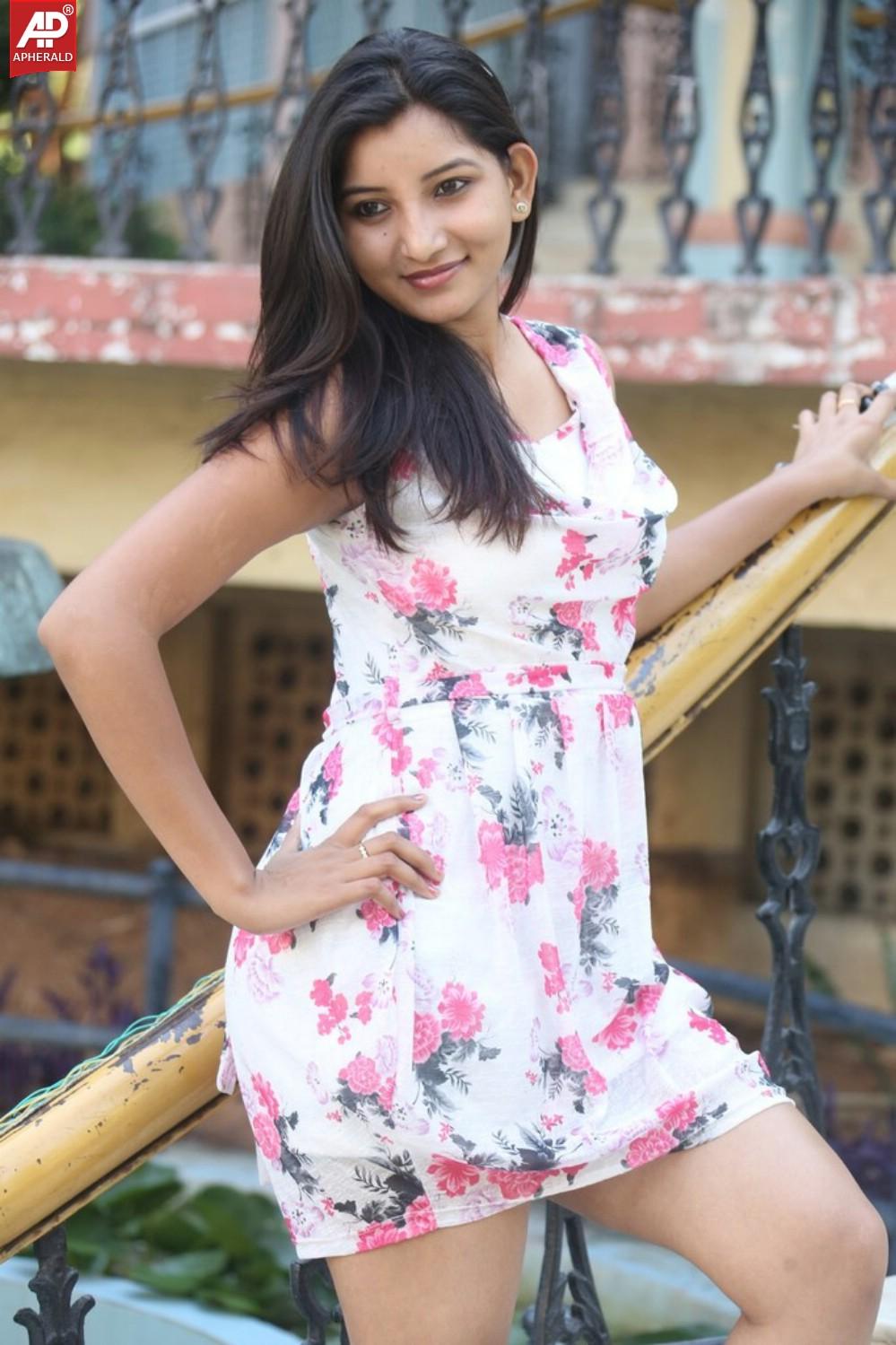 Vinni Latest Spicy Stills