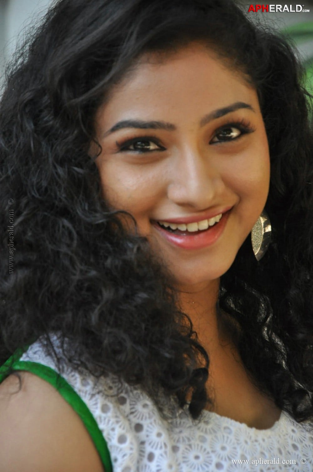 Vishnu Priya Photos