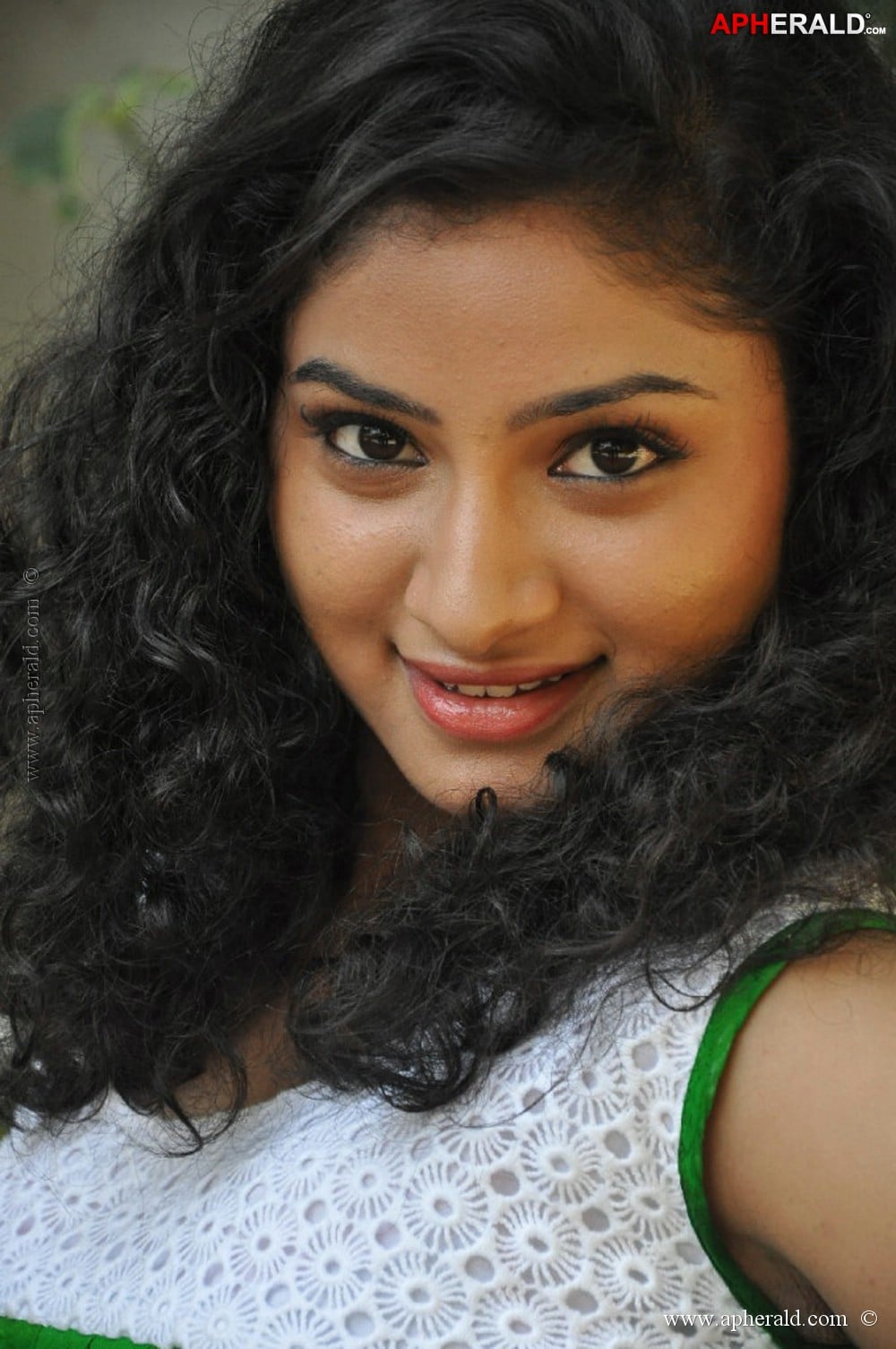 Vishnu Priya Photos