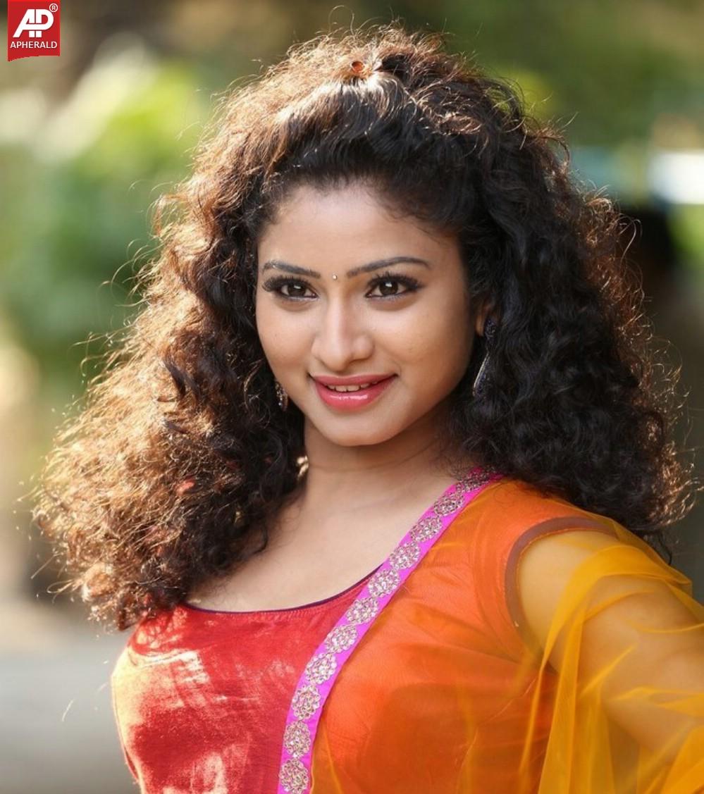 Vishnupriya New Stills-1