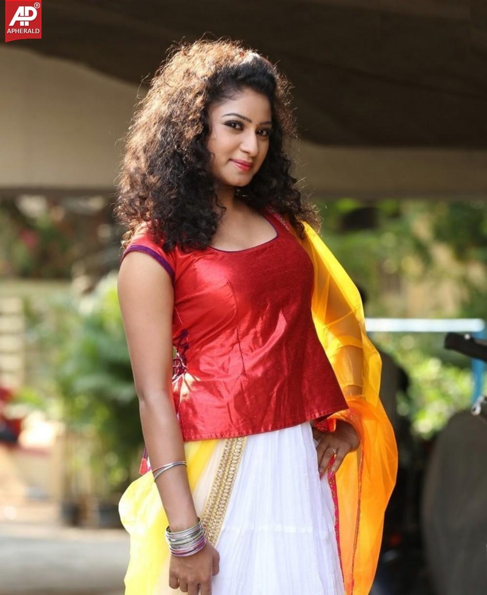 Vishnupriya New Stills-1