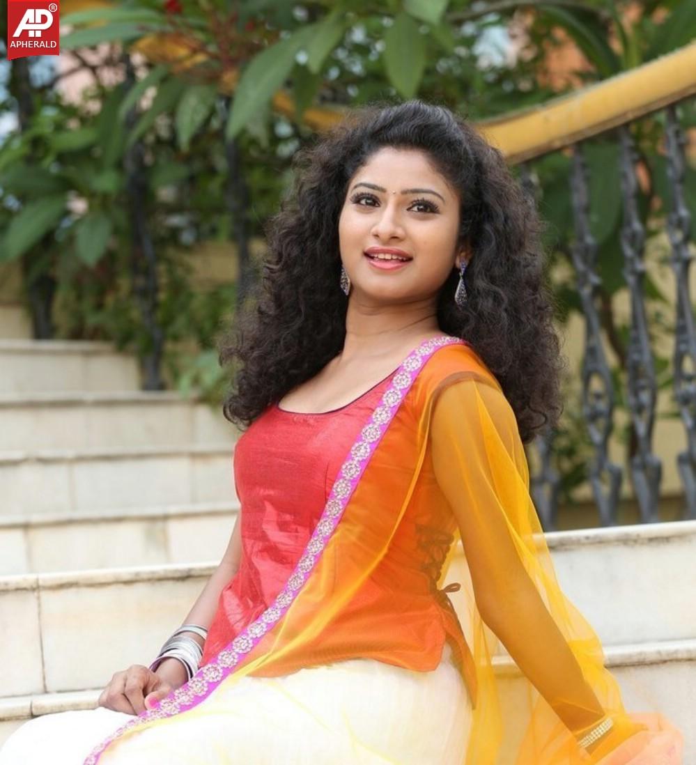 Vishnupriya New Stills-1