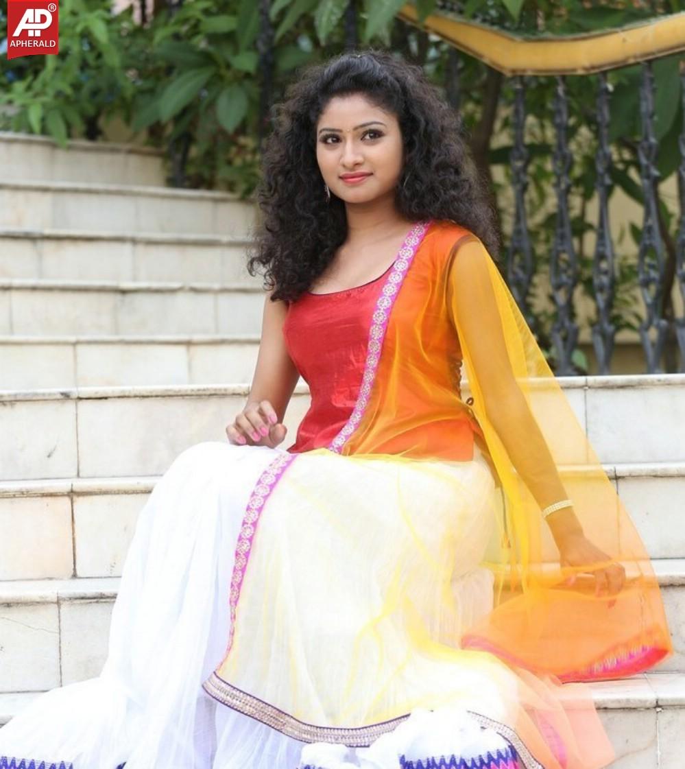 Vishnupriya New Stills-1