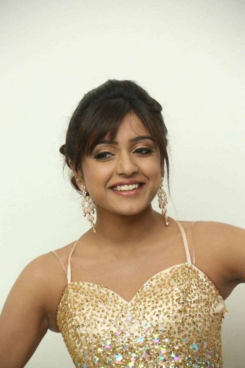Vithika Sheru Beautiful Images