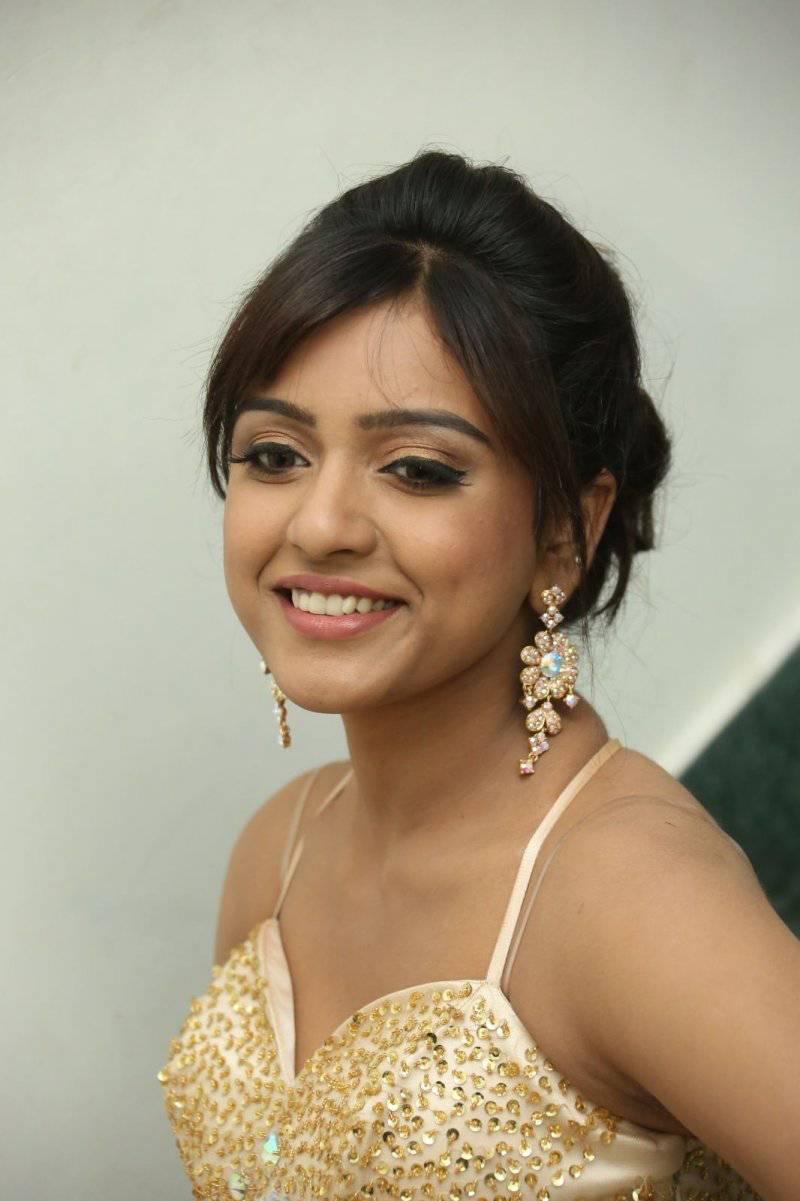 Vithika Sheru Beautiful Images