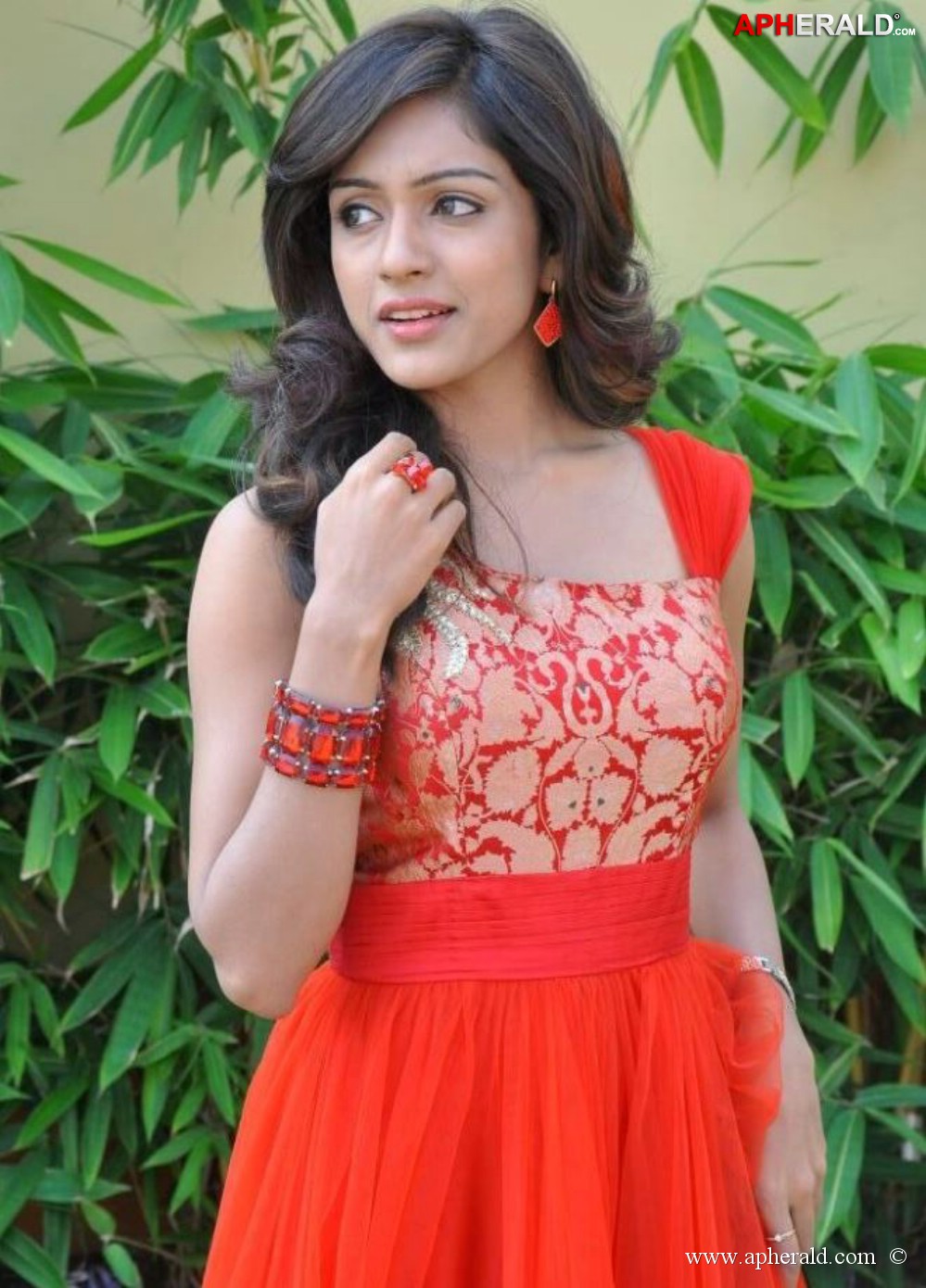 Vithika Sheru Latest Photos