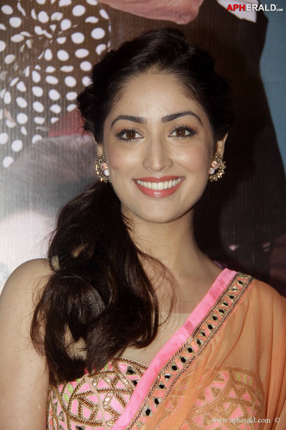 Yami Gautam Images