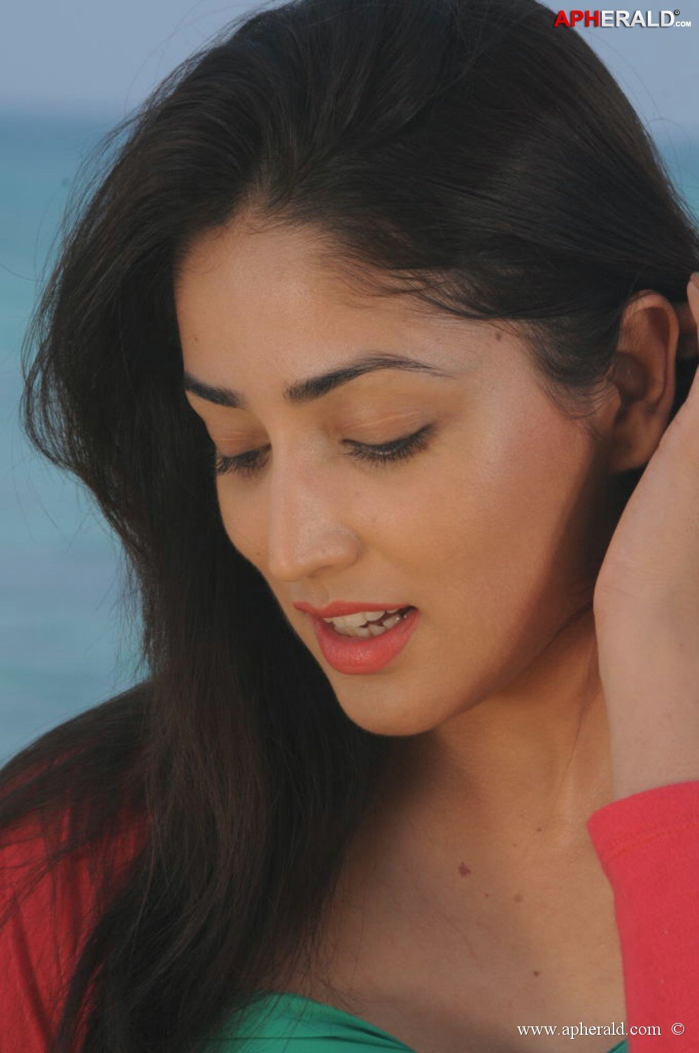 Yami Gautam New Photos