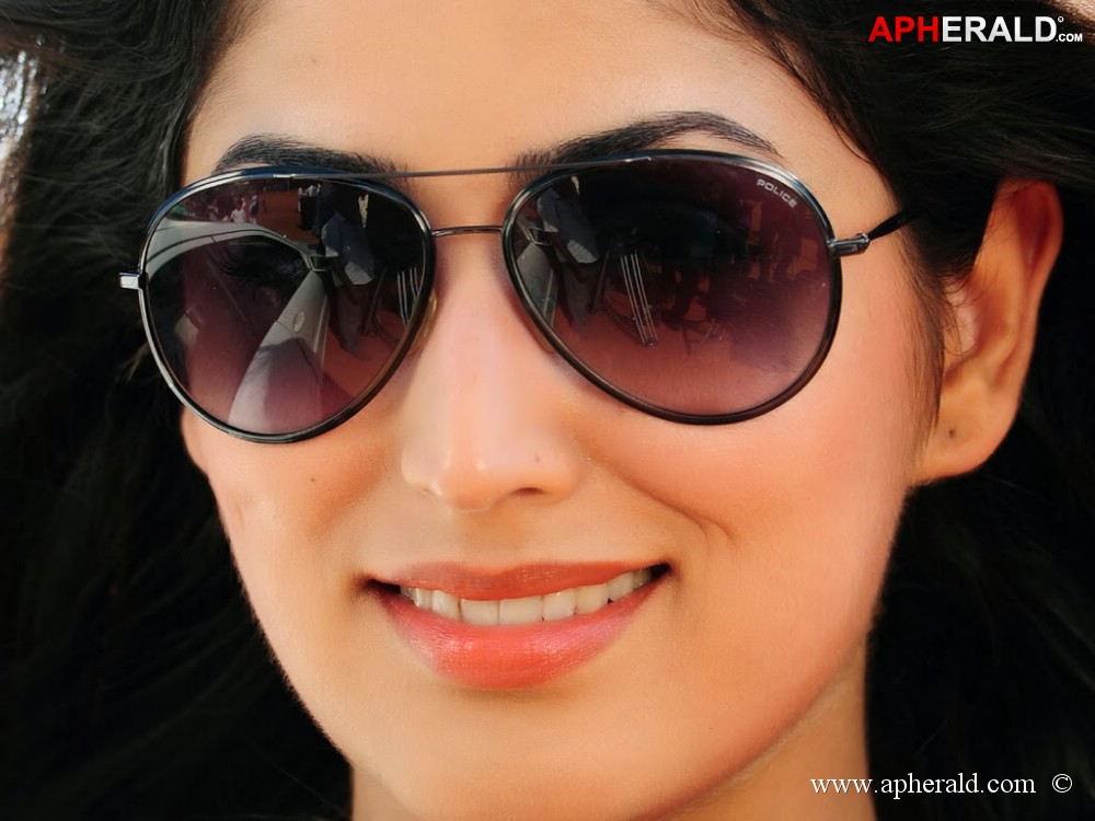 Yami Gautam Photos
