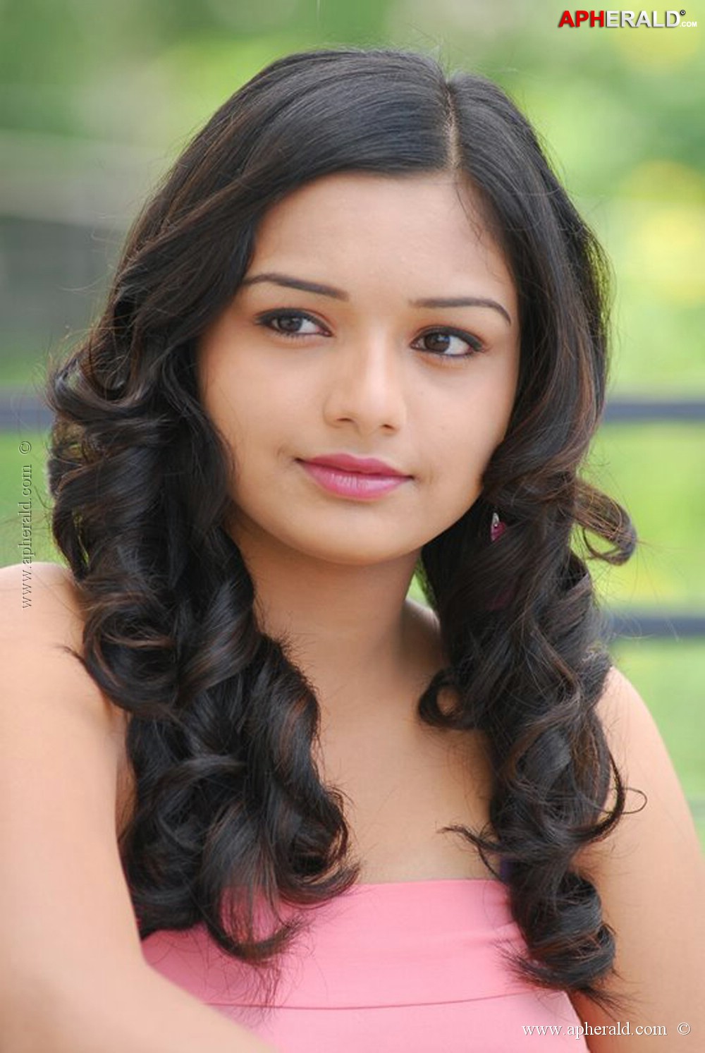 Yamini Cute Photos