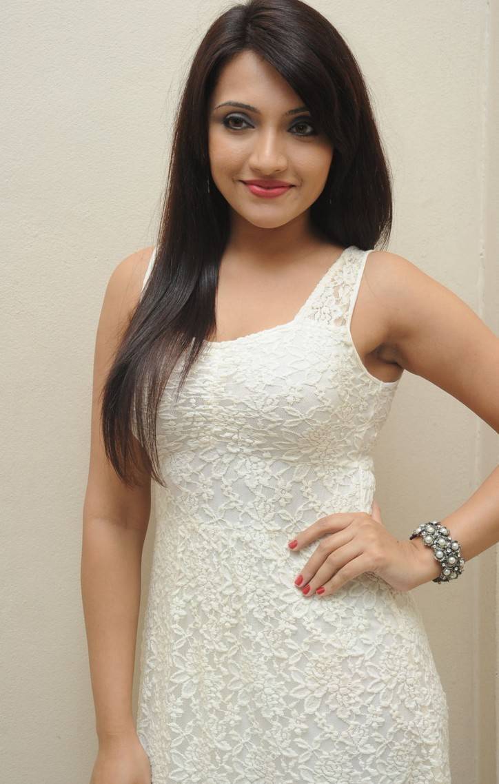 Zoya Khan Latest Stills