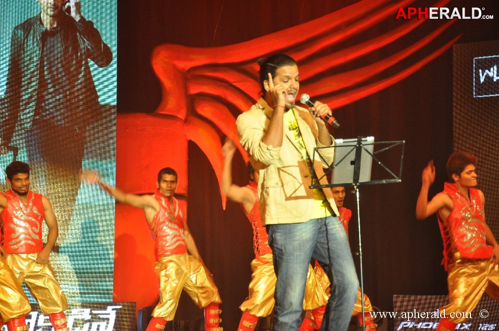 1 Nenokkadine Audio Launch 3