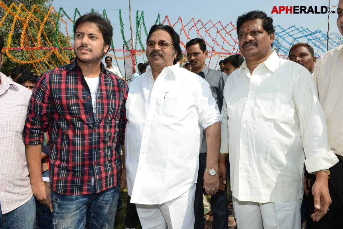 Aa Aiduguru Movie Launch