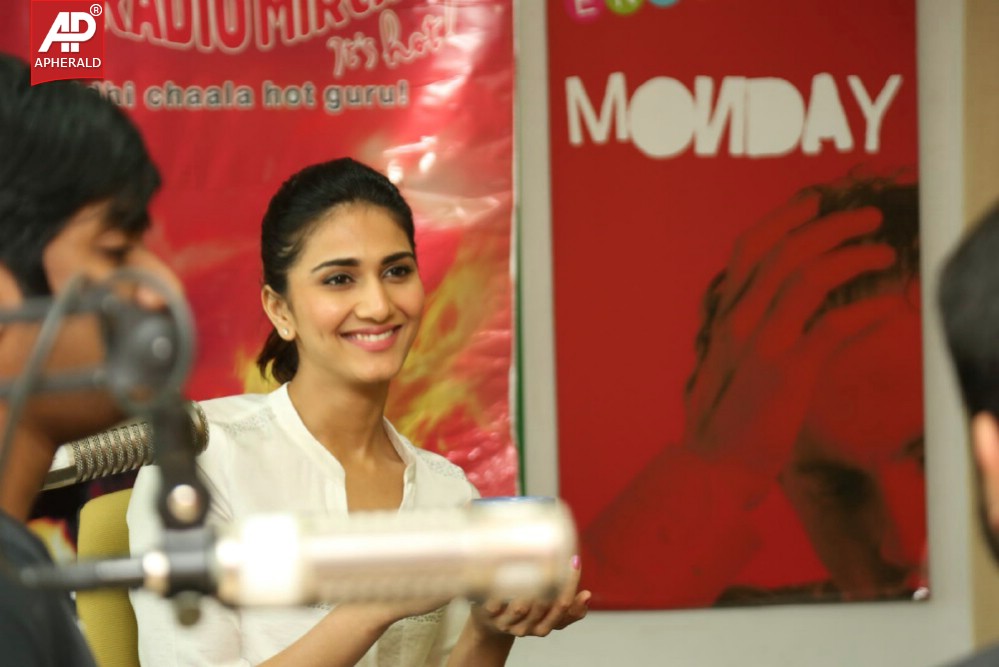Aaha Kalyanam Team at Radio Mirchi